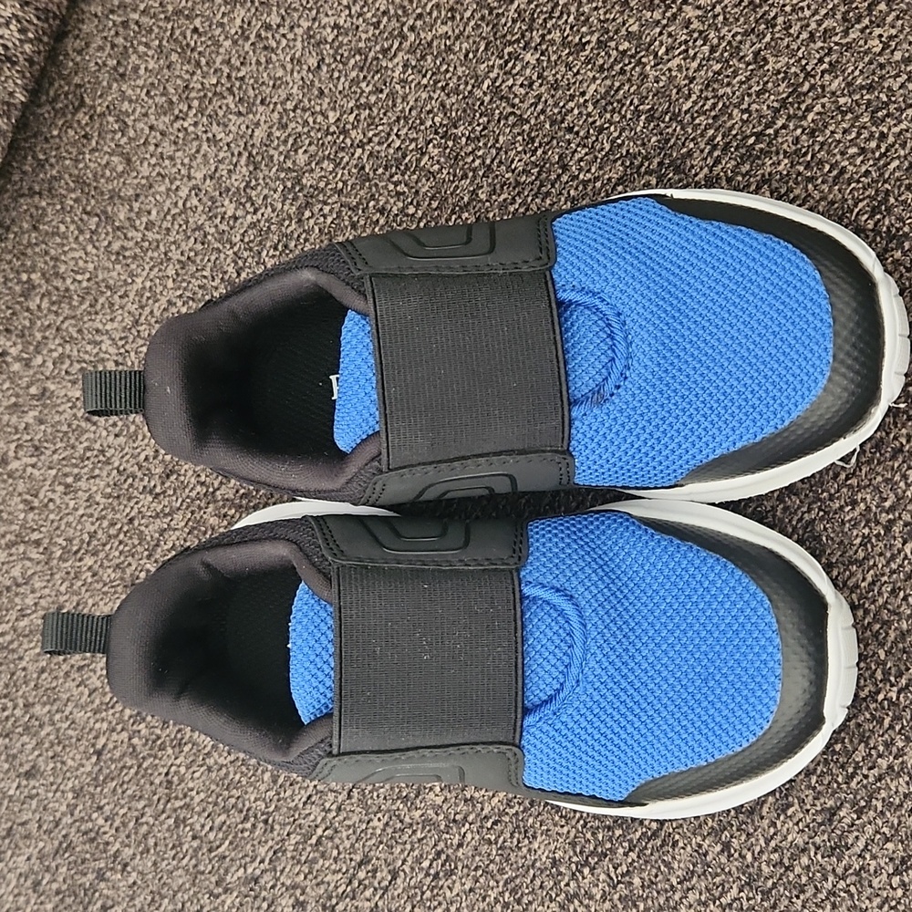 Boys sneakers
